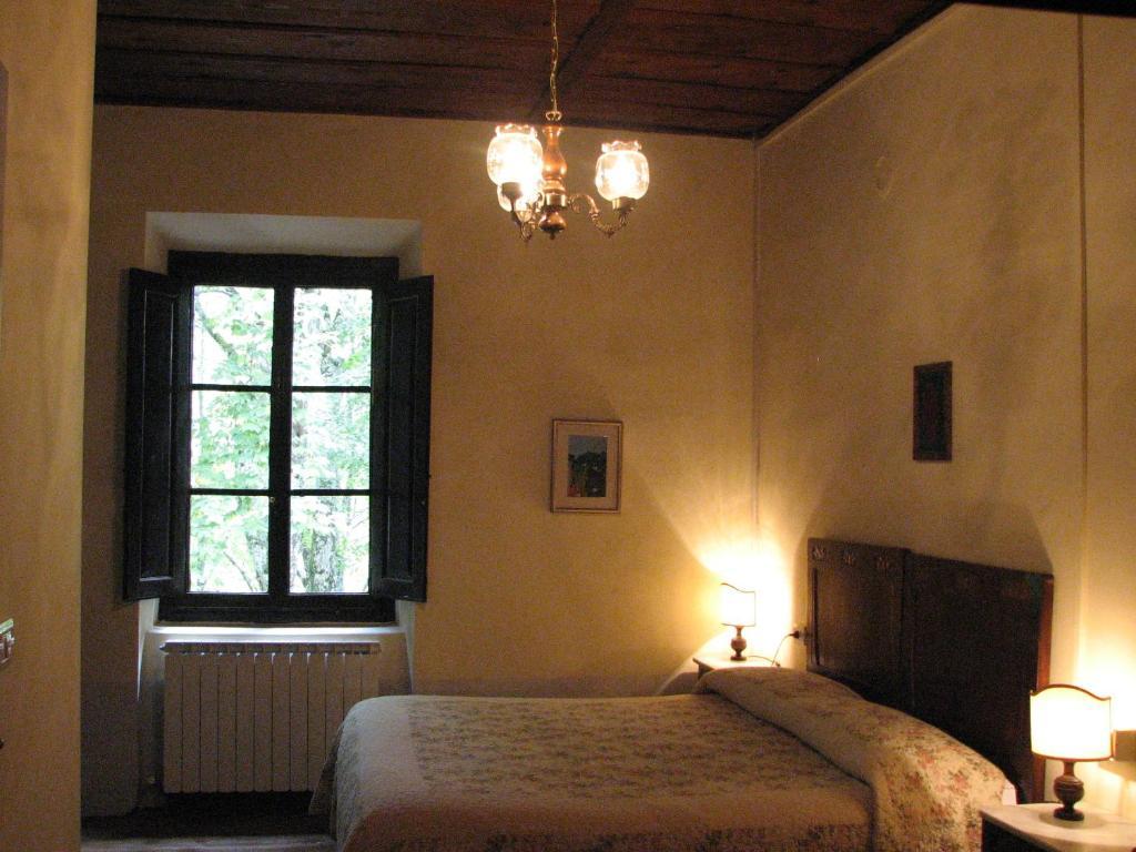 Locanda Dei Baroni - Antica Dimora Camaldoli Habitación foto